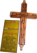 Cruz guardiana de madera de olivo colgante del Mercado de Tierra Santa para protección familiar con escrituras bíblicas y reliquias incrustadas