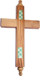 Cruz guardiana de madera de olivo colgante del Mercado de Tierra Santa para protección familiar con escrituras bíblicas y reliquias incrustadas