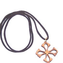 Cruz de flores - collar de madera de olivo, el collar mide 70 cm de largo - 28 pulgadas