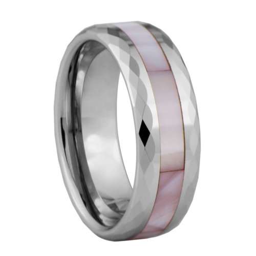 Anillo de tungsteno con incrustación de concha rojiza y bordes facetados - 8 mm de ancho