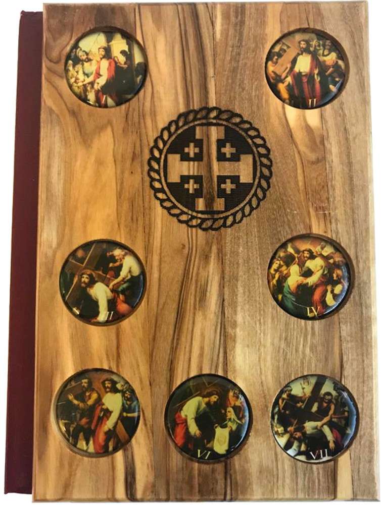 Biblia de Buenas Nuevas (edición católica), cubierta de madera de olivo con estaciones de la cruz