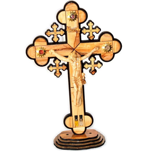 Cruz de madera de olivo en capas tallada por láser con muestras de Tierra Santa - De pie o colgante (14 pulgadas o 35 cm) Grande/Certificado