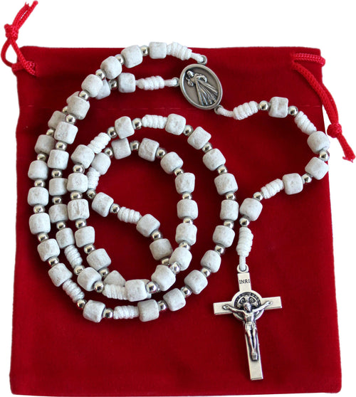 MEDJUGORJE - Rosario hecho de piedras de la colina de la aparición directamente de MEDJUGORJE. (20 pulgadas de largo) - Collar