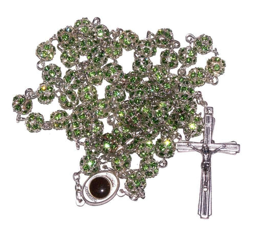 Rosario de cristales multifacéticos - Rosario de cristal de 8 mm con cadena de alpaca tono plateado, tierra de la Tierra Santa y crucifijo especial (Verde)