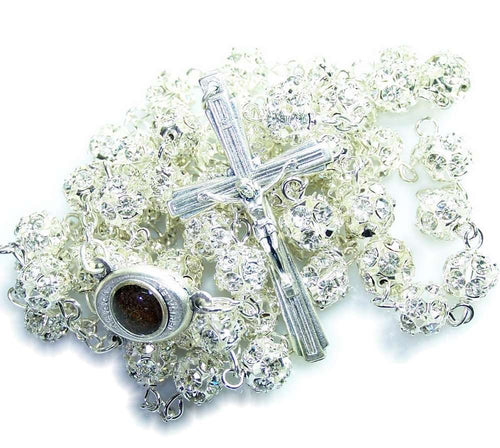 Rosario de cristales multifacéticos - Rosario de cristal de 8 mm con cadena de alpaca tono plateado, tierra de Tierra Santa y crucifijo especial (Blanco)