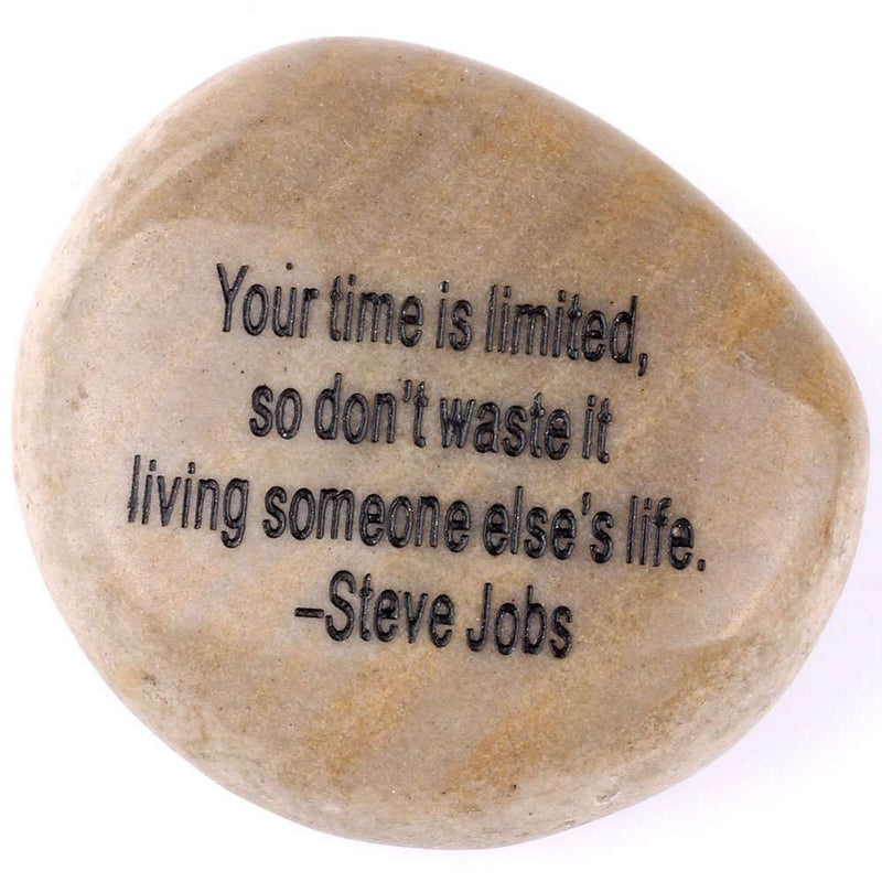 Mercado de Tierra Santa Colección de Piedras Inspiradoras Grabadas - Piedra I : Steve Jobs : Tu tiempo es Limitado