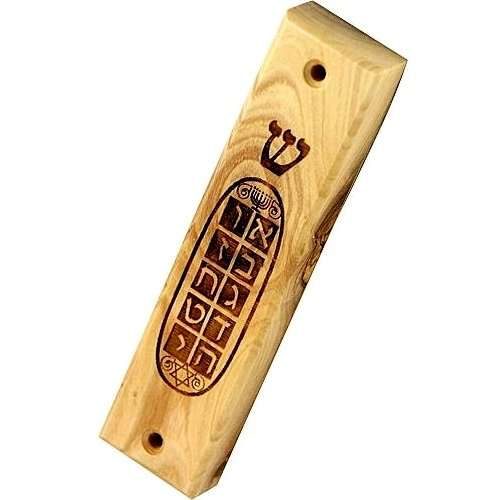 Menorá de madera de olivo de Tierra Santa con Estrella de David y 10 Mandamientos Mezuzá pulida (5 pulgadas) - se adapta a Klaf de 3 pulgadas