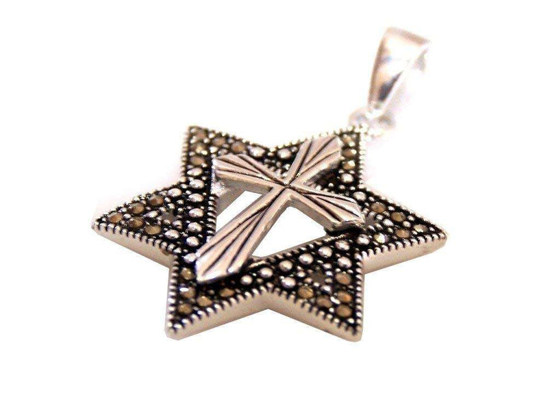 Estrella de David en forma de marquesa con un colgante de cruz mesiánica con borde de marcasita