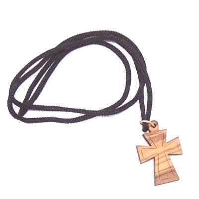 Cruz maltesa - collar de madera de olivo, el collar mide 60 cm de largo - 23.5 pulgadas.