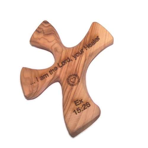 Cruz de sanación de madera de olivo - paquete completo con oraciones y certificado (4.5 x 3.6 pulgadas) diseñado para encajar perfectamente en tu mano. Marca registrada Cruz de sanación